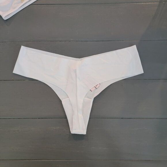 VICTORIA'S SECRET Women's White Low Rise No-show Thong Panty Bottom Size Medium - Picture 8 of 10